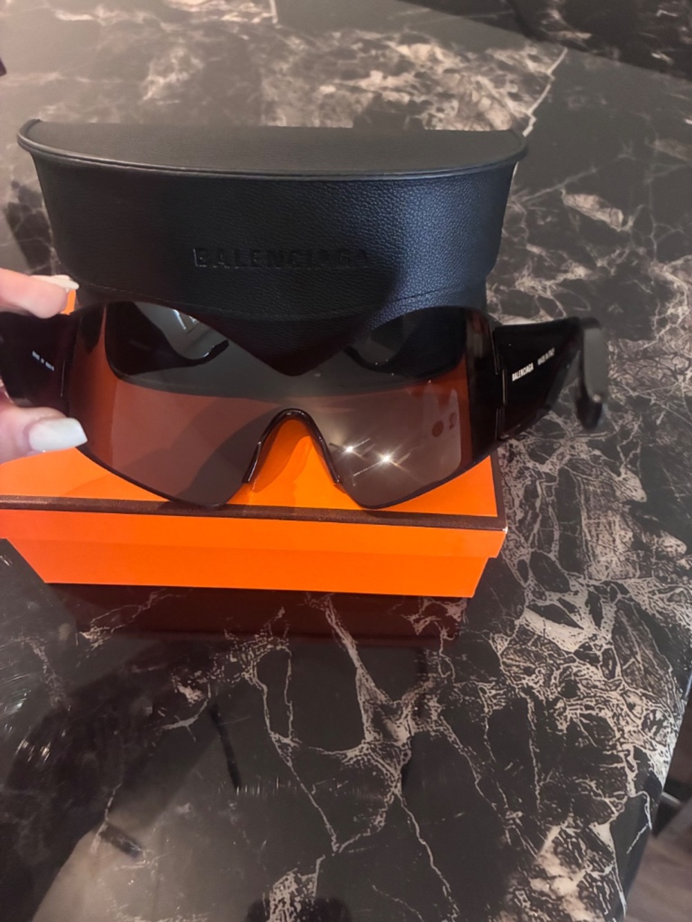 Balenciaga Butterly Mask Sunglasses - Picture 4 of 8
